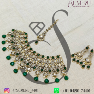 KUNDAN BRIDAL SET IN ANTIQUE POLISHED.