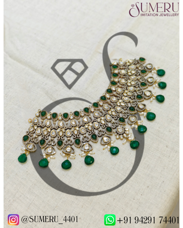 KUNDAN BRIDAL SET IN ANTIQUE POLISHED. - Image 3