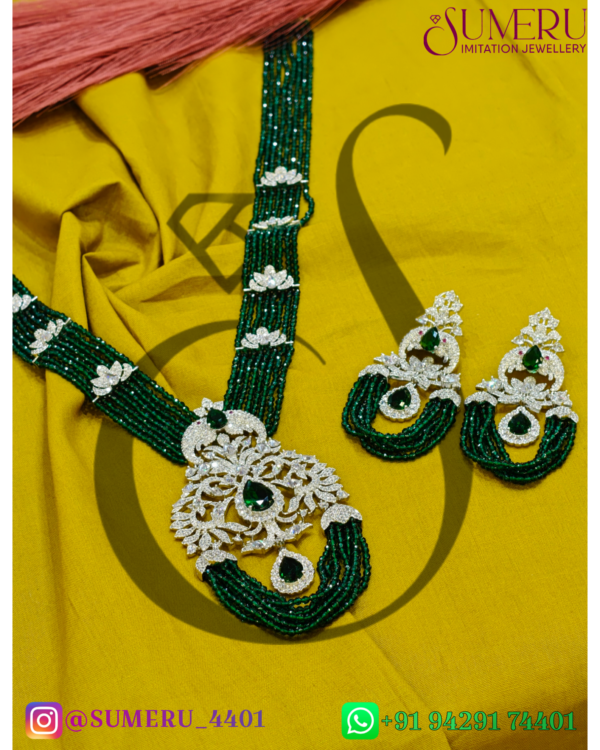 A.D. CRYSTEL LONG SET IN SILVER