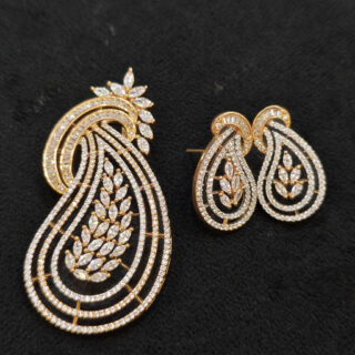 A.D. PENDENT SET WITH ATTRECTIVE DESIGN