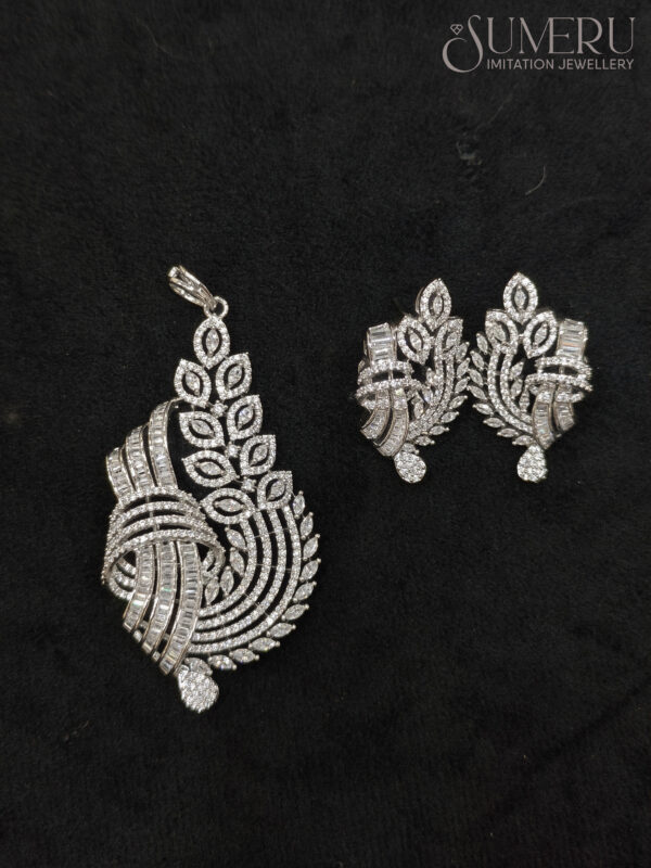 LEAF DESIN A.D. PENDENT SET