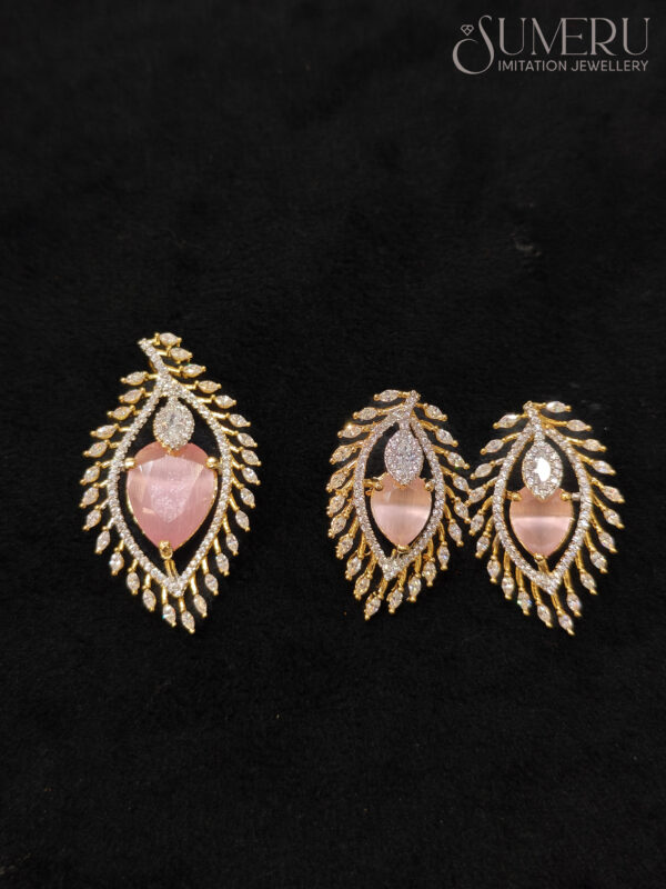 A.D. GOLDEN PENDENT SET WITH PINK STONE