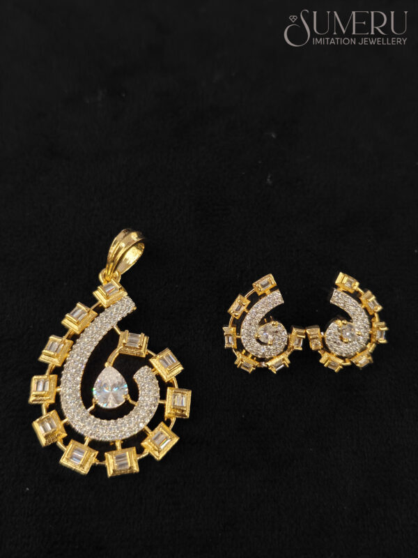 A.D. HIGH GOLD PENDENT SET