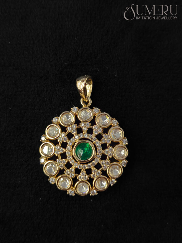 KUNDAN PENDENT SET IN GREEN STONE - Image 3