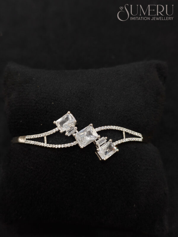 A.D. KADA WITH 3 STONE DESIGN