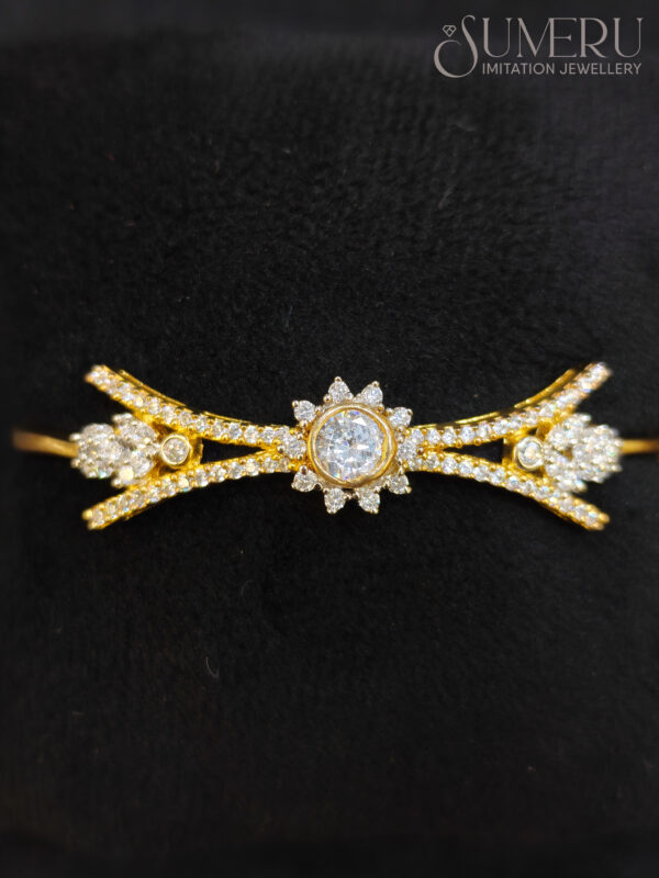 A.D. KADA IN UNIQUE DESIGN - Image 2