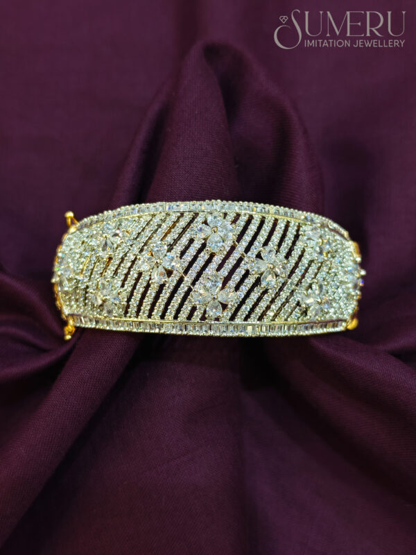 A.D. GOLDEN KADA