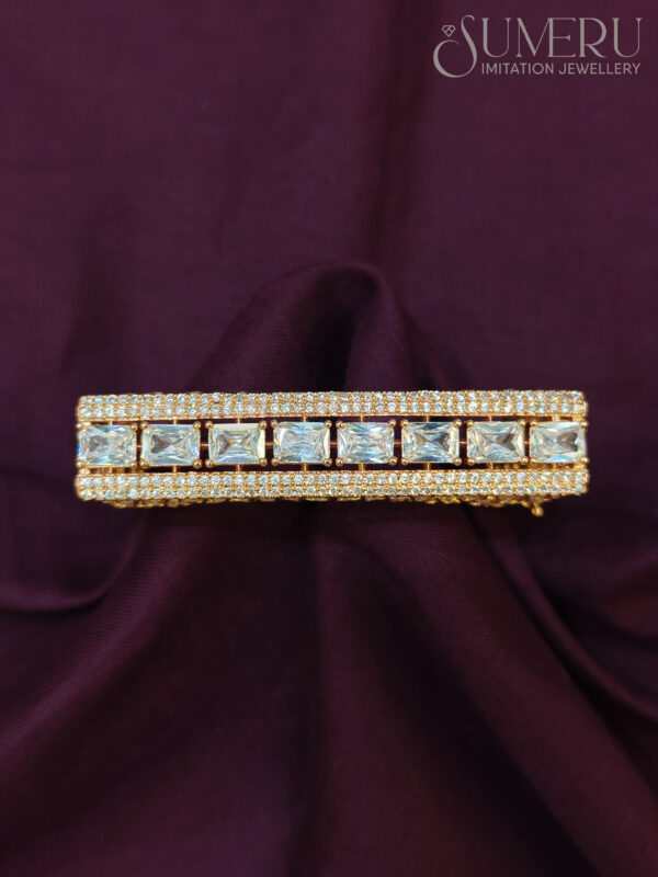ROSE GOLD KADA IN UNIQUE STYLE
