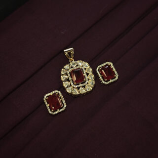 KUNDAN PENDENT SET WITH UNIQUE ATTRACTIVE STONE