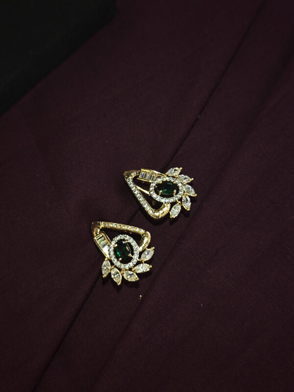 A.D. PENDENT SET IN TRIANGLE DESIGN - Image 3
