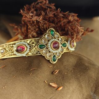 ATTRACTIVE JUMMER KUNDAN KADA