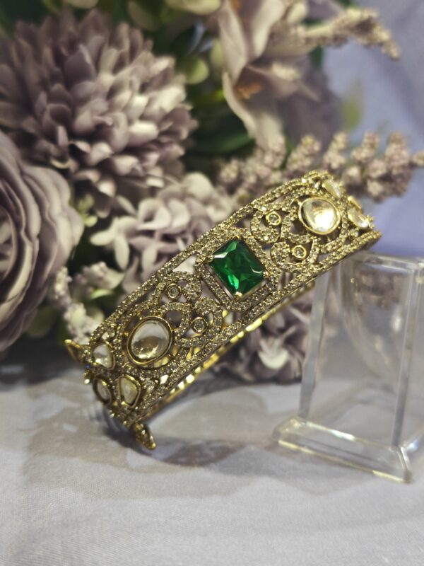 ANTIQUE POLISH WITH GREEN STON KUNDAN KADA
