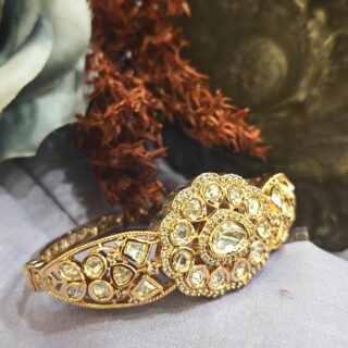 UNIQUE TRIANGLE DESIGN WHITE STONE KUNDAN KADA