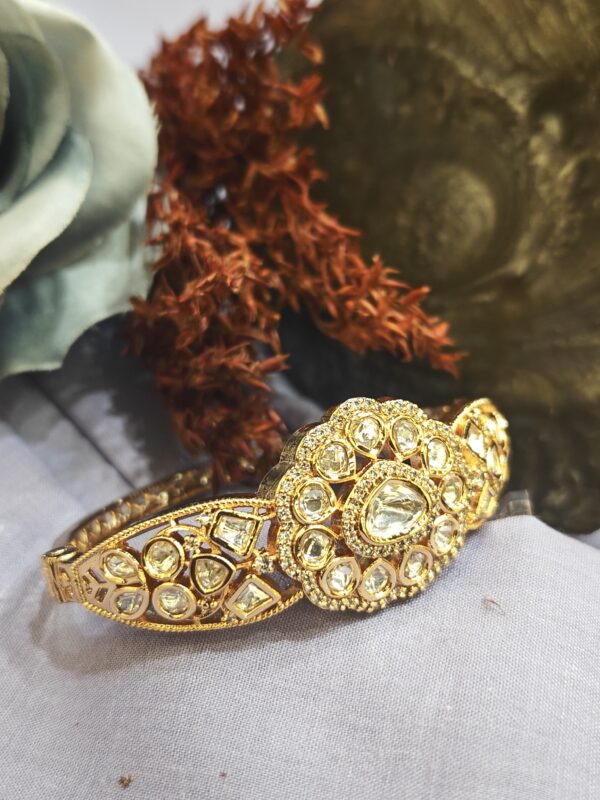 UNIQUE TRIANGLE DESIGN WHITE STONE KUNDAN KADA