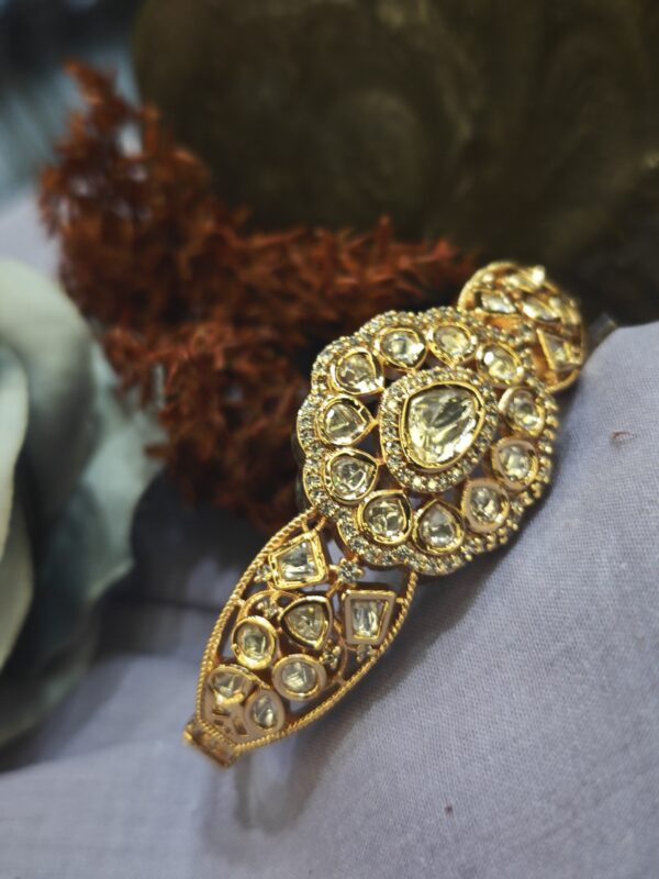 UNIQUE TRIANGLE DESIGN WHITE STONE KUNDAN KADA - Image 3