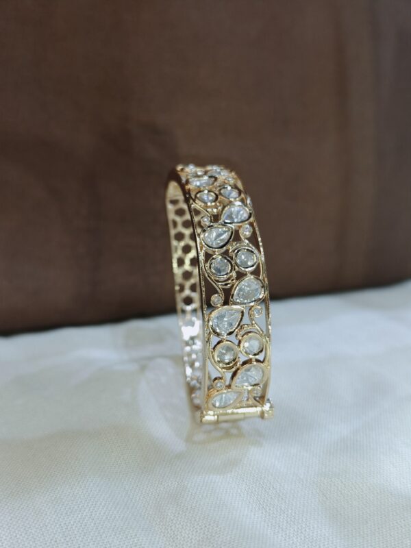 DELICATE AND ATTRACTIVE KUNDAN KADA - Image 2