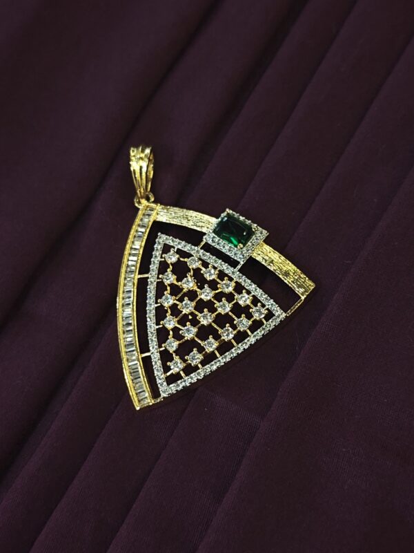 A.D. SET WITH GREEN STONE - Image 3