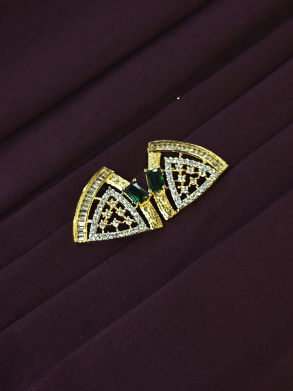A.D. SET WITH GREEN STONE - Image 2