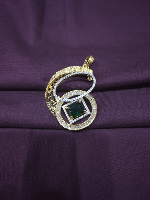 A.D. HIGH GOLD PENDENT SET WITH BOTTEL GREEN STONE - Image 2