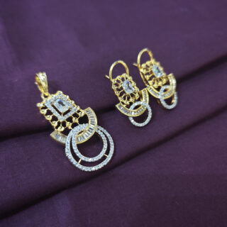 ATTRECTIVE A.D. PENDENT SET