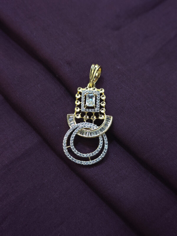 ATTRECTIVE A.D. PENDENT SET - Image 3