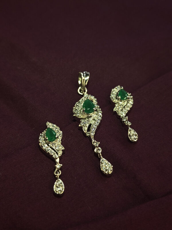 A.D. MICRO SIZE PENDENT SET